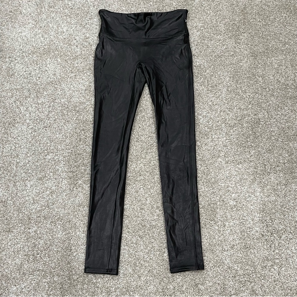 SPANX FAUX LEATHER LEGGINGS (2437) BLACK , SIZE - SMALL  PRE-OWNED..!!